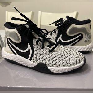 Nike KD Trey VIII White Black sneakers from (2019) never been worn.